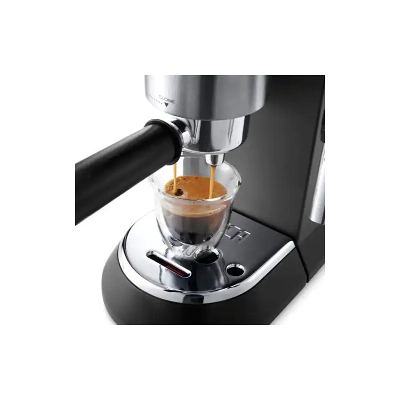 Aparat za espresso DeLonghi EC685BK crni